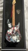 Olivier_Ledroit_guitare_collector_signee_etui_stratocaster